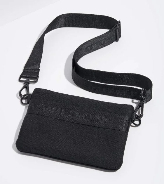 Wild One Recycled Knit Walking Treat Pouch (Black)